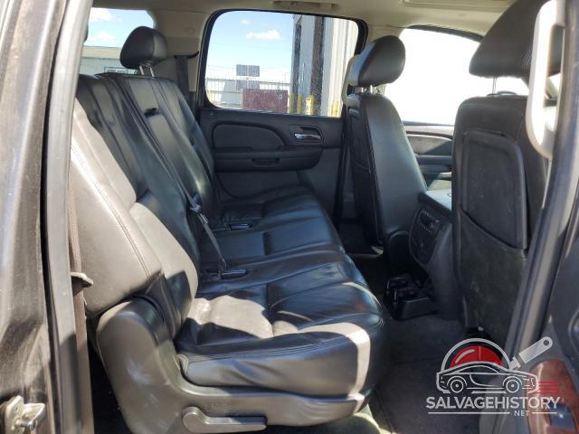 1GNUKJE32AR135134 2010 CHEVROLET SUBURBAN photo no. 11