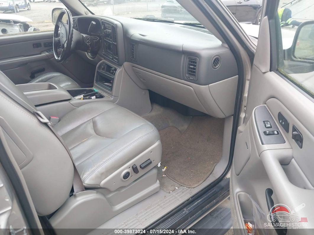 3GNFK16T44G270059 2004 CHEVROLET SUBURBAN 1500 photo no. 5