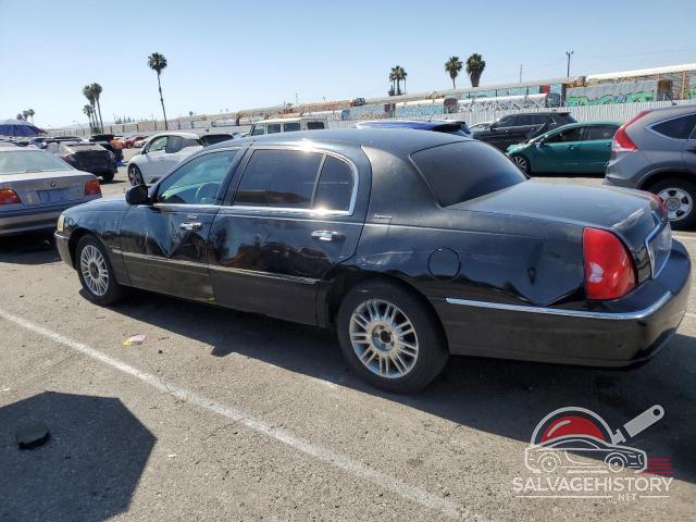 1LNHM85W66Y600580 2006 LINCOLN TOWNCAR photo no. 2