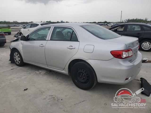 5YFBU4EE5DP197154 2013 TOYOTA COROLLA photo no. 2