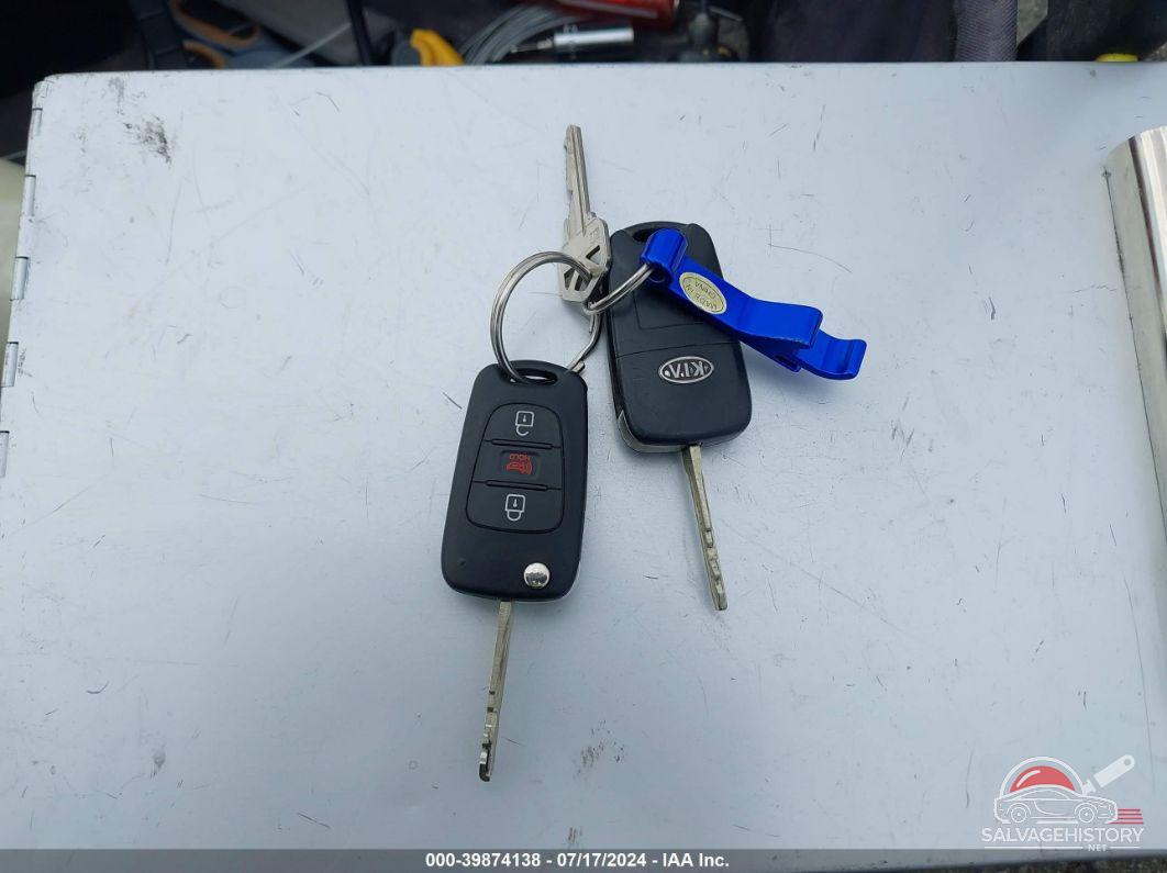 KNDJT2A68C7743804 2012 KIA SOUL photo no. 11