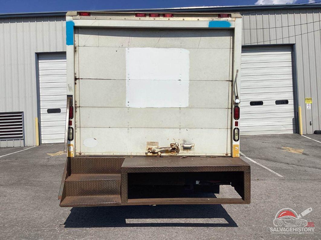 1GDJG31KX91903034 2009 GMC SAVANA CUTAWAY photo no. 2
