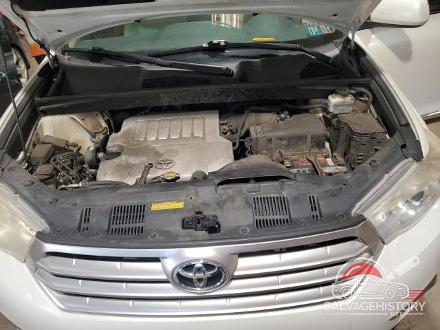 5TDBK3EH4BS063170 2011 TOYOTA HIGHLANDER photo no. 12