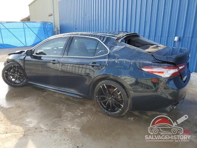 4T1B61HK8JU639851 2018 TOYOTA CAMRY photo no. 2