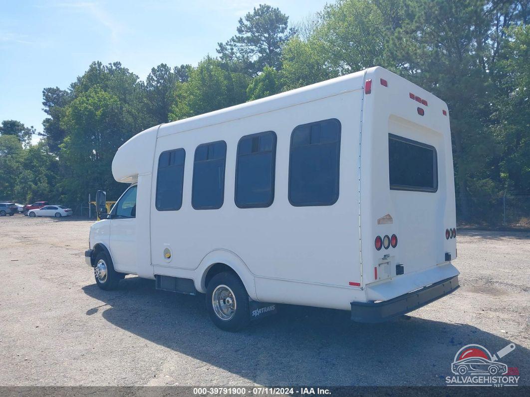 1GB3G2BG3B1178940 2011 CHEVROLET EXPRESS CUTAWAY photo no. 3
