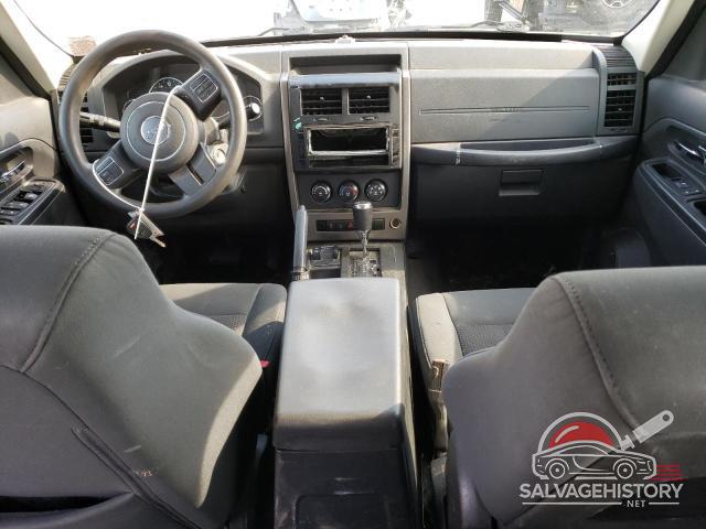 1C4PJMAK9CW216871 2012 JEEP LIBERTY photo no. 8