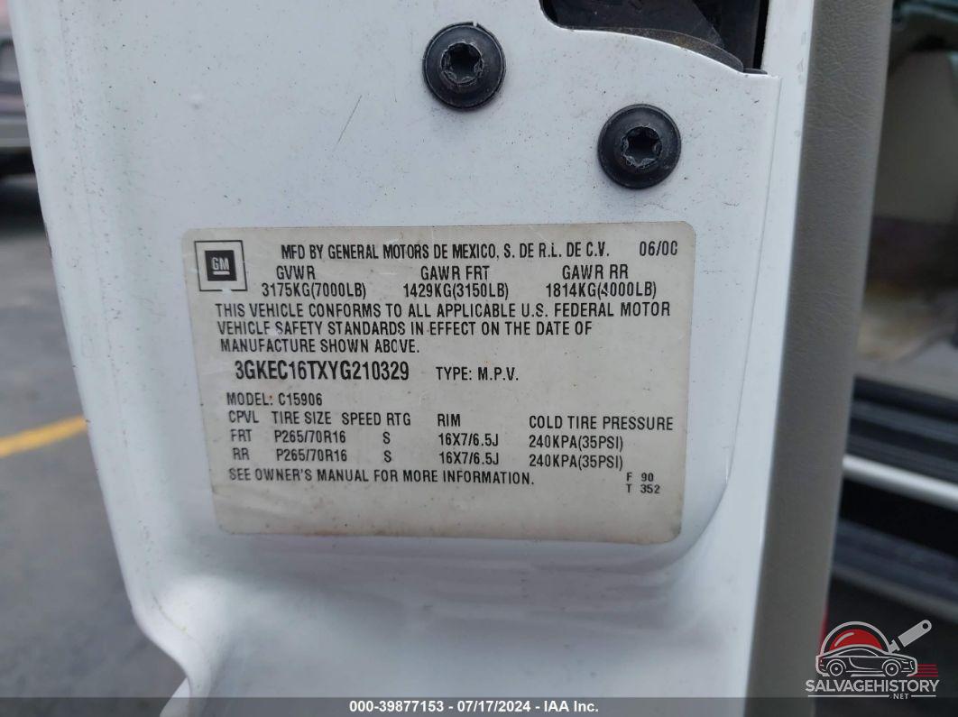 3GKEC16TXYG210329 2000 GMC YUKON XL 1500 photo no. 9