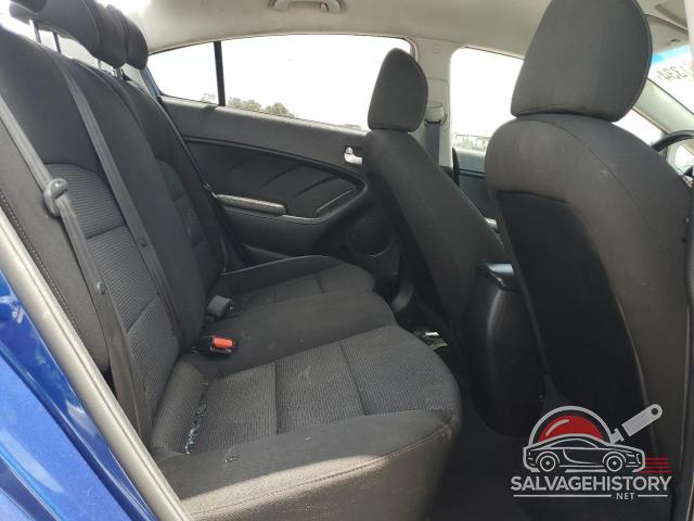 3KPFK4A70JE196554 2018 KIA FORTE photo no. 10