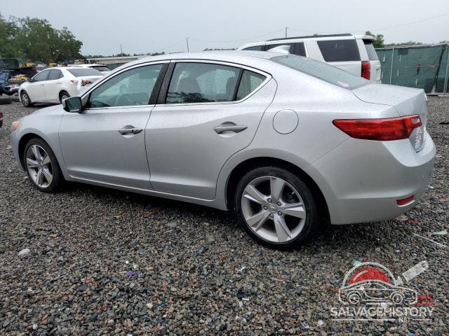 19VDE1F72FE008963 2015 ACURA ILX photo no. 2