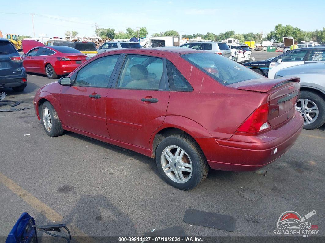 1FAFP3438YW274766 2000 FORD FOCUS photo no. 3