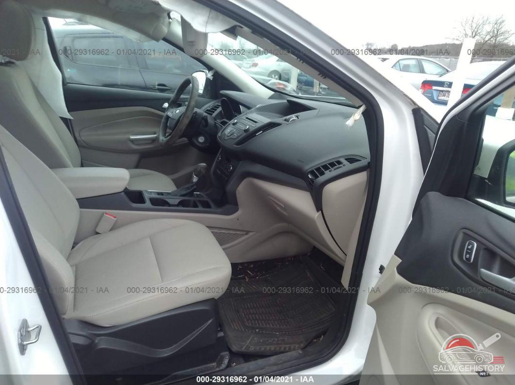 1FMCU0G91HUD35659 2017 FORD ESCAPE photo no. 5