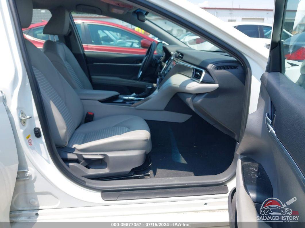 4T1B11HK6JU661779 2018 TOYOTA CAMRY photo no. 5