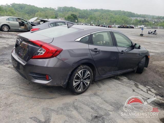 JHMFC1F39JX007075 2018 HONDA CIVIC photo no. 3