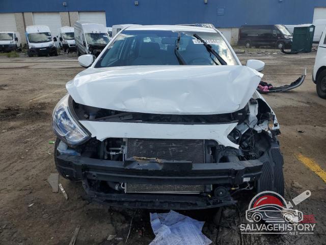 KMHCT4AE6HU241440 2017 HYUNDAI ACCENT photo no. 5