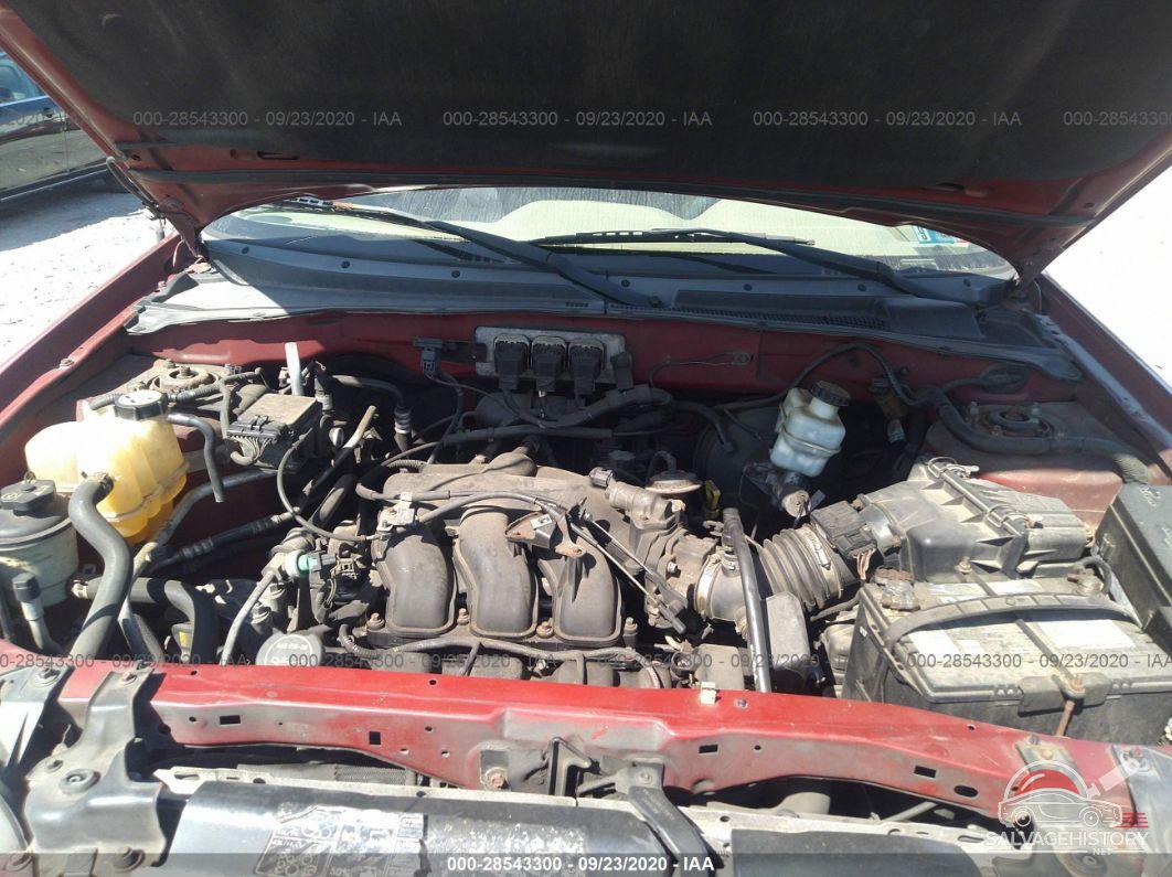 1FMYU94175KA51632 2005 FORD ESCAPE photo no. 10