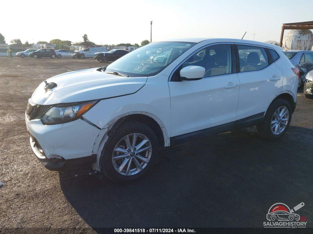 JN1BJ1CP2KW223762 2019 NISSAN ROGUE SPORT photo no. 2