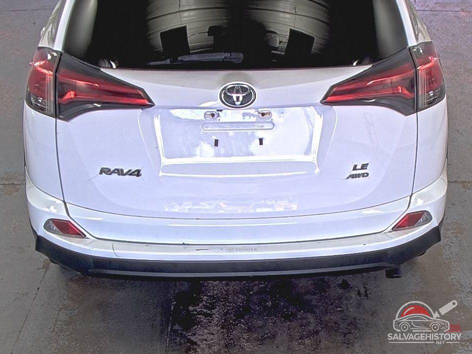 JTMBFREV3HJ153929 2017 TOYOTA RAV4 photo no. 2