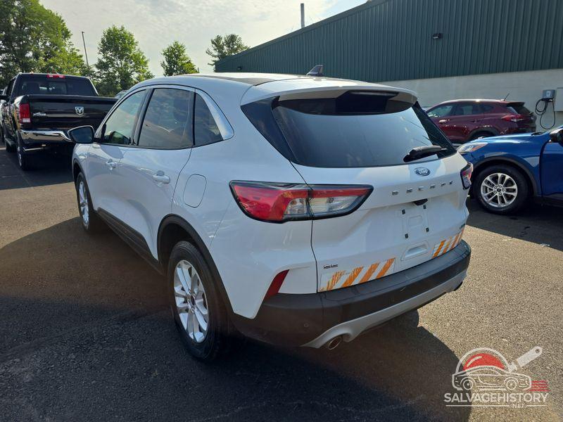 1FMCU9G69LUB49662 2020 FORD ESCAPE photo no. 2