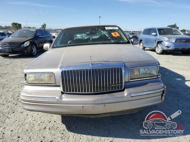 1LNLM82WXSY648639 1995 LINCOLN TOWNCAR photo no. 5