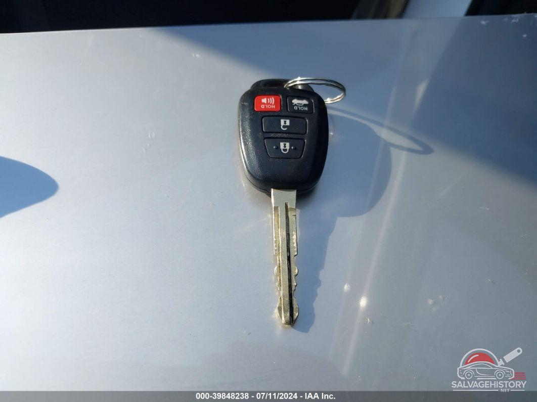 4T1BF1FK0HU393665 2017 TOYOTA CAMRY photo no. 11
