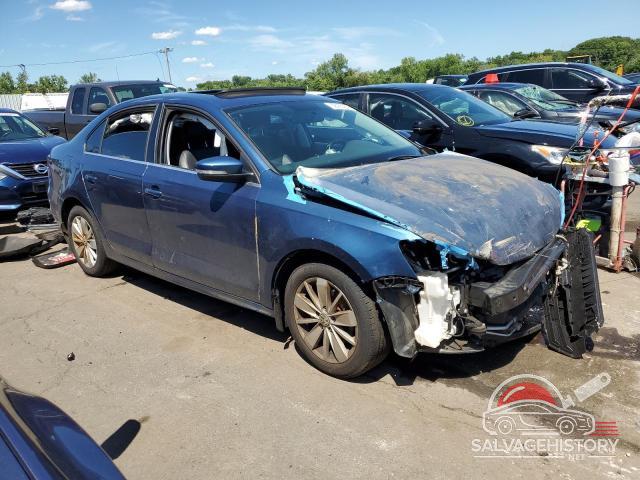 3VWD67AJ9GM254620 2016 VOLKSWAGEN JETTA photo no. 4