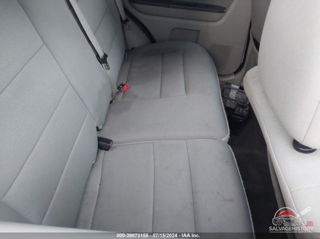 1FMCU0DG2AKB50671 2010 FORD ESCAPE photo no. 8