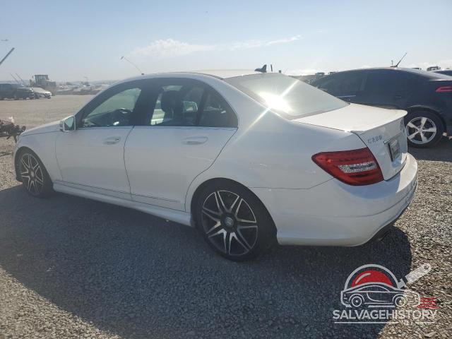 WDDGF4HB9DA811120 2013 MERCEDES-BENZ C-CLASS photo no. 2