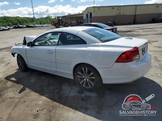 YV1672MCXBJ117338 2011 VOLVO C70 photo no. 2