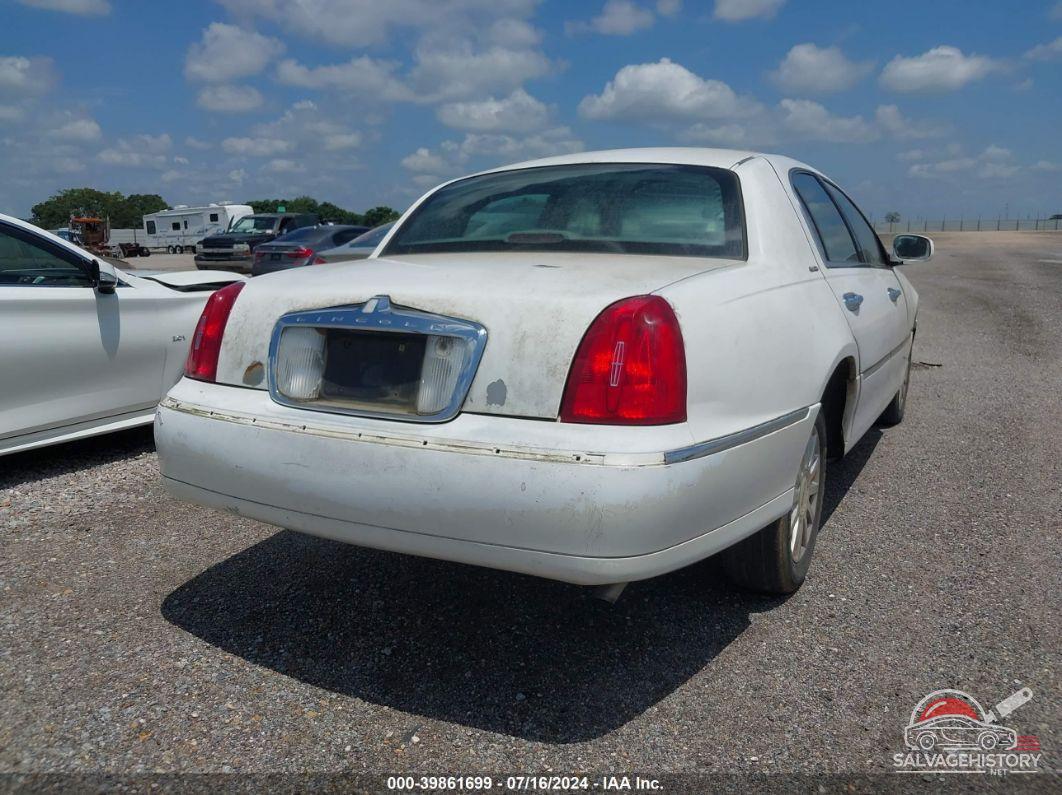 1LNHM81W12Y627220 2002 LINCOLN TOWN CAR photo no. 4