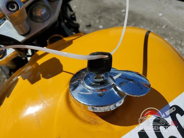 1HFSC180XWA200385 1998 HONDA VT CYCLE photo no. 8