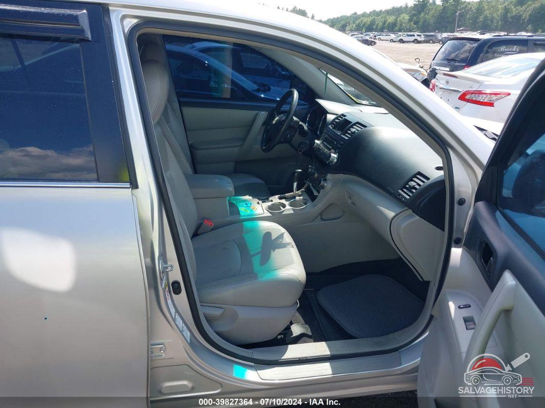 5TDBK3EH9BS056215 2011 TOYOTA HIGHLANDER photo no. 5