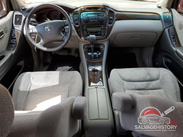 JTEHF21A320085175 2002 TOYOTA HIGHLANDER photo no. 8