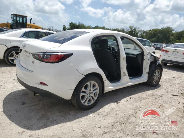 3MYDLBYV9JY309995 2018 TOYOTA YARIS photo no. 3