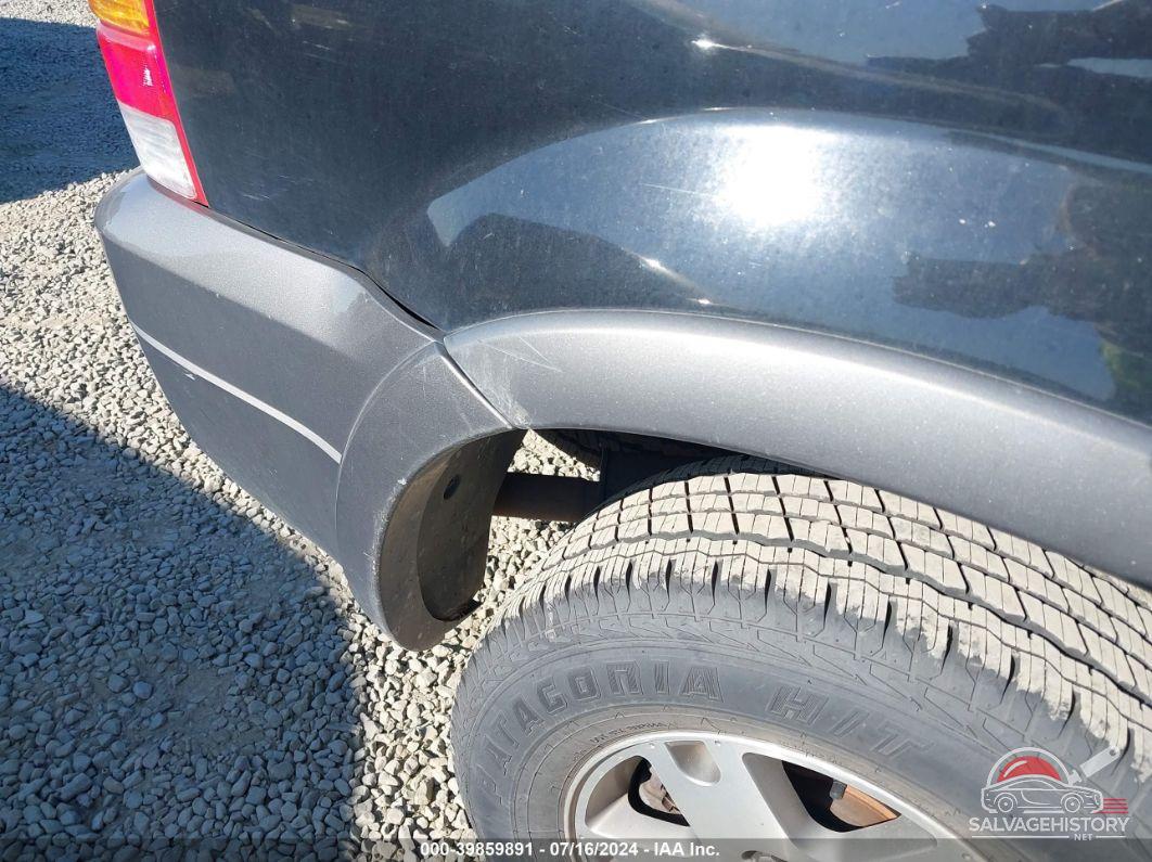 1FMYU93125KB05825 2005 FORD ESCAPE photo no. 6