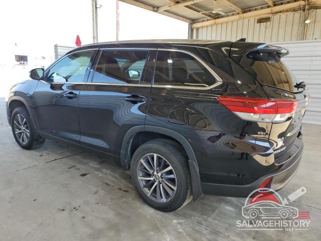 5TDJZRFH1JS550267 2018 TOYOTA HIGHLANDER photo no. 2