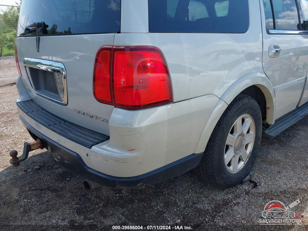 5LMFU28515LJ06675 2005 LINCOLN NAVIGATOR photo no. 6