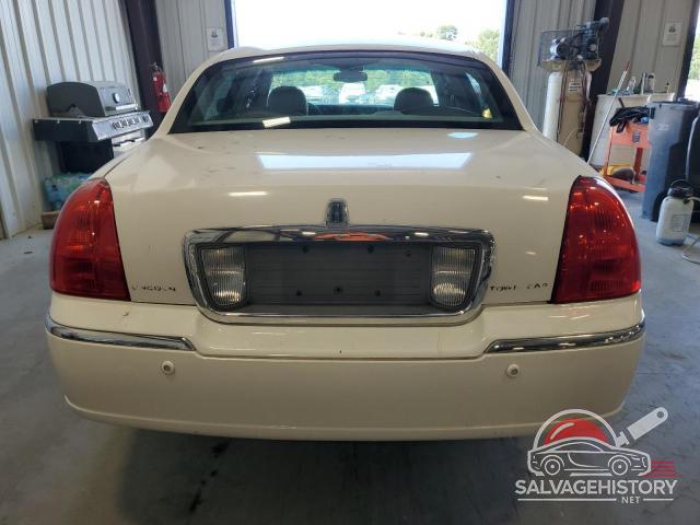 1LNHM81W95Y645646 2005 LINCOLN TOWNCAR photo no. 6