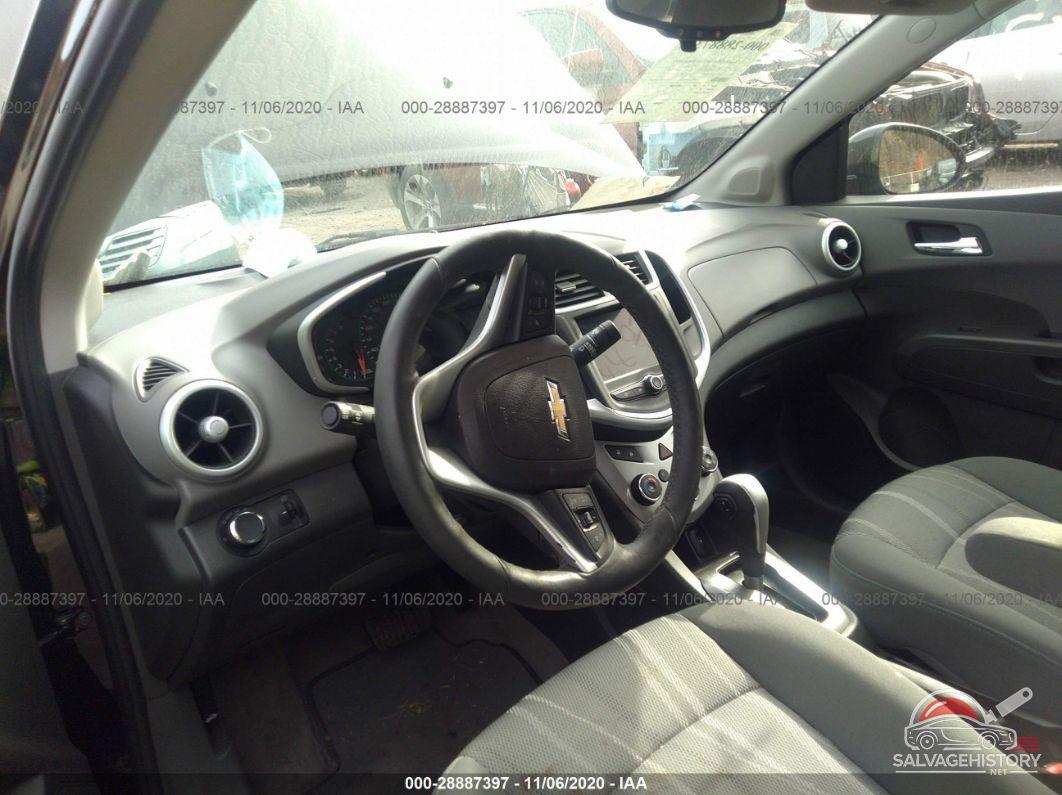 1G1JD5SB4K4142053 2019 CHEVROLET SONIC photo no. 5