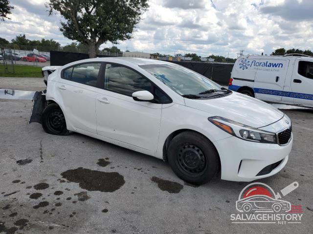 3KPFK4A74JE247151 2018 KIA FORTE photo no. 4