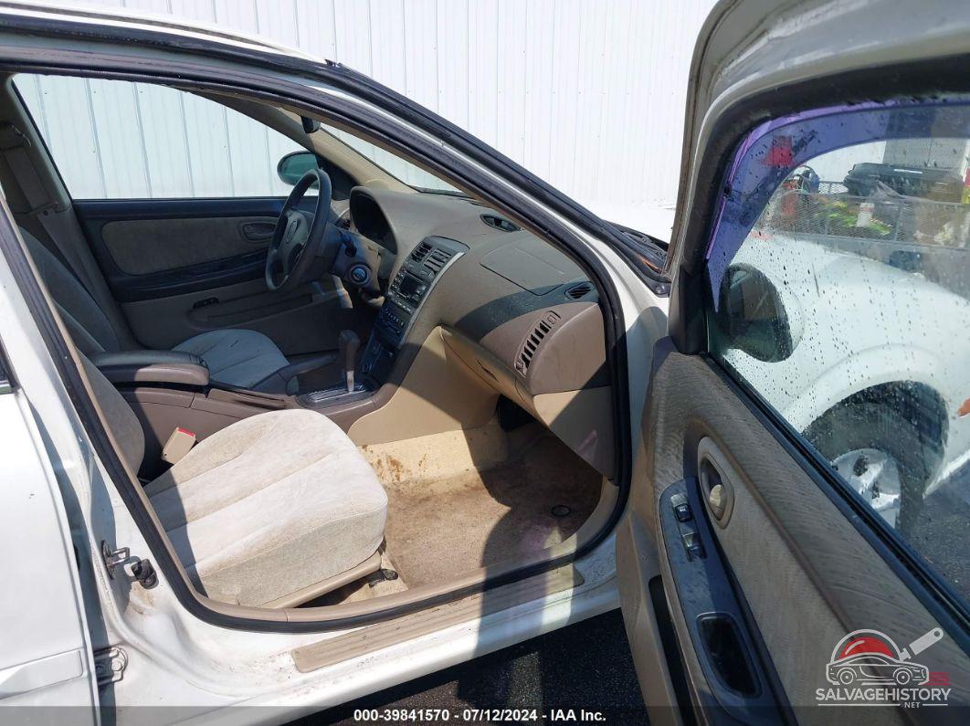 JN1CA31D91T822747 2001 NISSAN MAXIMA photo no. 5