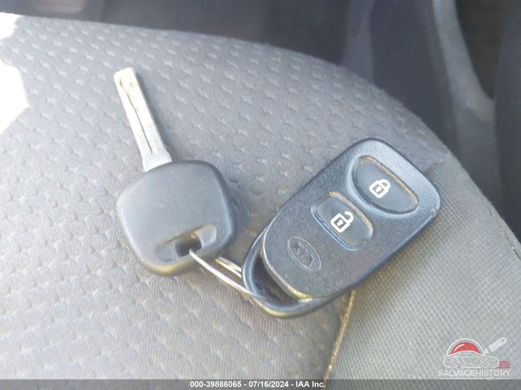 5XYKT3A1XBG052404 2011 KIA SORENTO photo no. 11