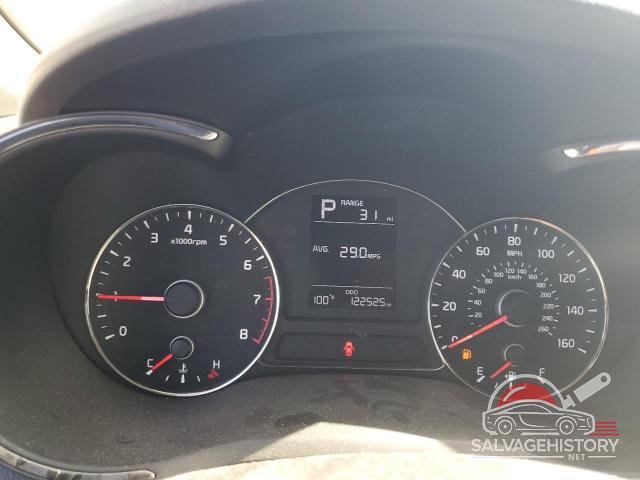3KPFK4A7XHE035042 2017 KIA FORTE photo no. 9
