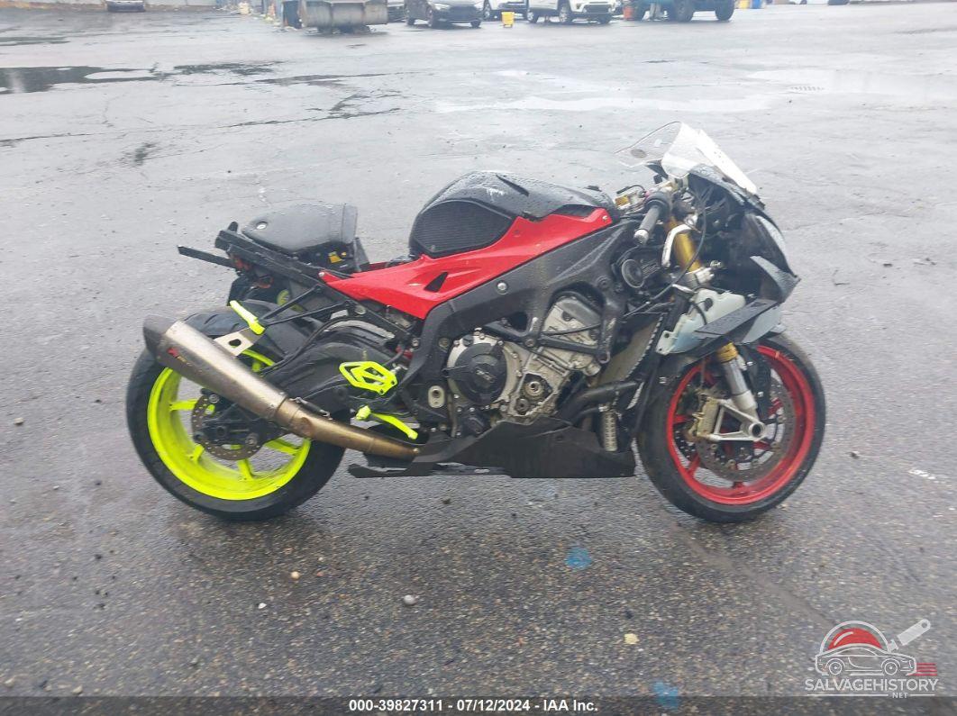 WB10D2100GZ353338 2016 BMW S 1000 photo no. 8