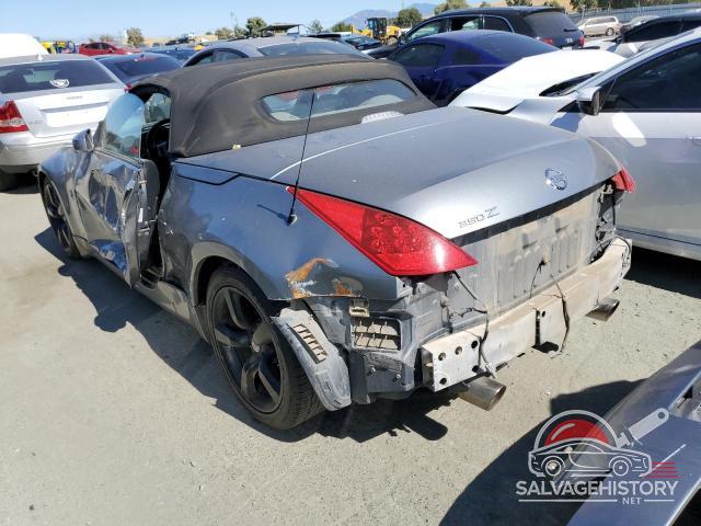 JN1AZ36A86M458336 2006 NISSAN 350Z photo no. 2