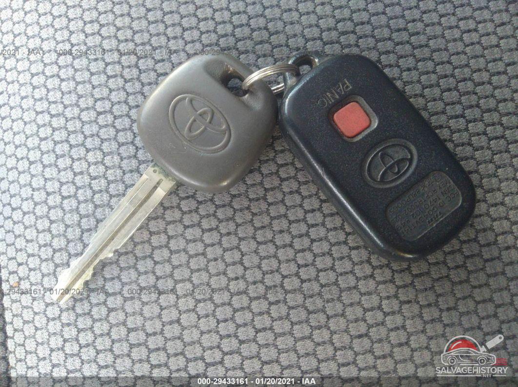 2T1KR32E55C551000 2005 TOYOTA MATRIX photo no. 11