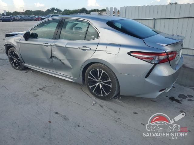 4T1B11HK6JU082887 2018 TOYOTA CAMRY photo no. 2