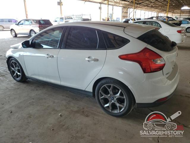 1FADP3K2XEL219279 2014 FORD FOCUS photo no. 2