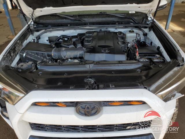 JTEBU5JR2J5547567 2018 TOYOTA 4RUNNER photo no. 11