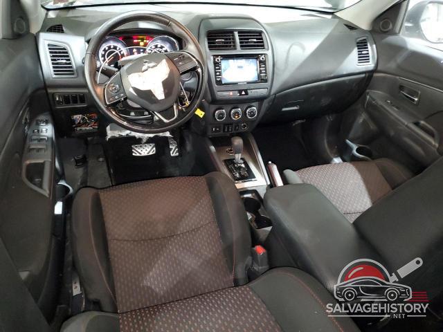 JA4AR3AU8JU015525 2018 MITSUBISHI OUTLANDER photo no. 8
