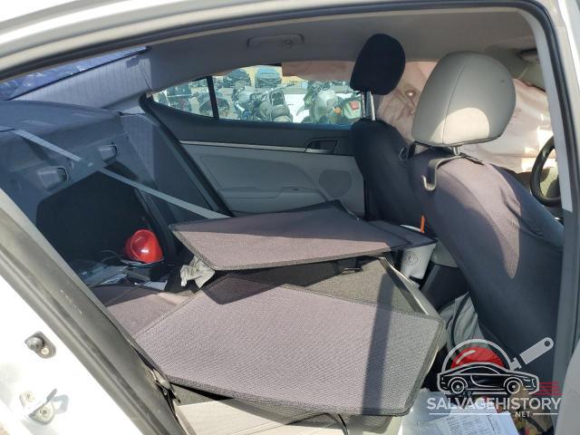 KMHD74LF3HU433025 2017 HYUNDAI ELANTRA photo no. 10